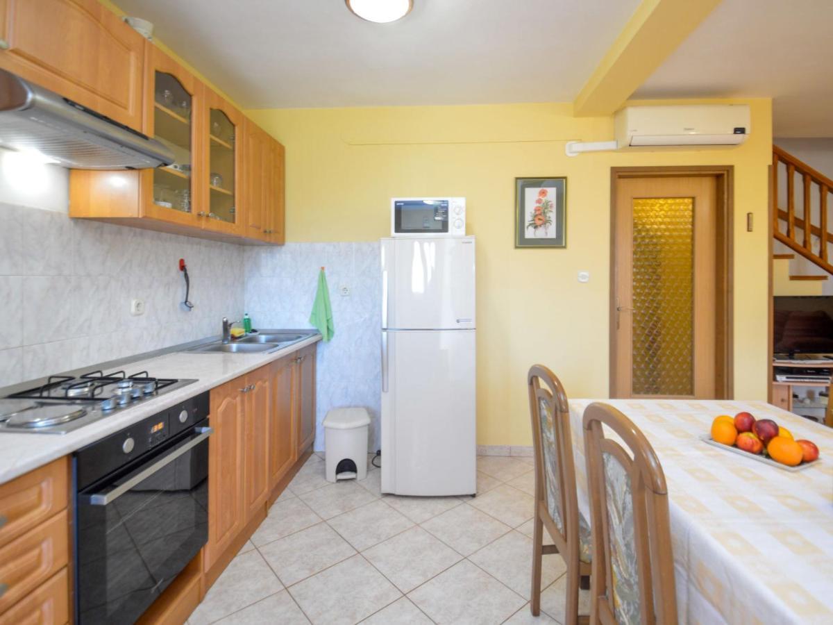 Holiday Home Laura - Pul470 By Interhome Pula Exterior foto